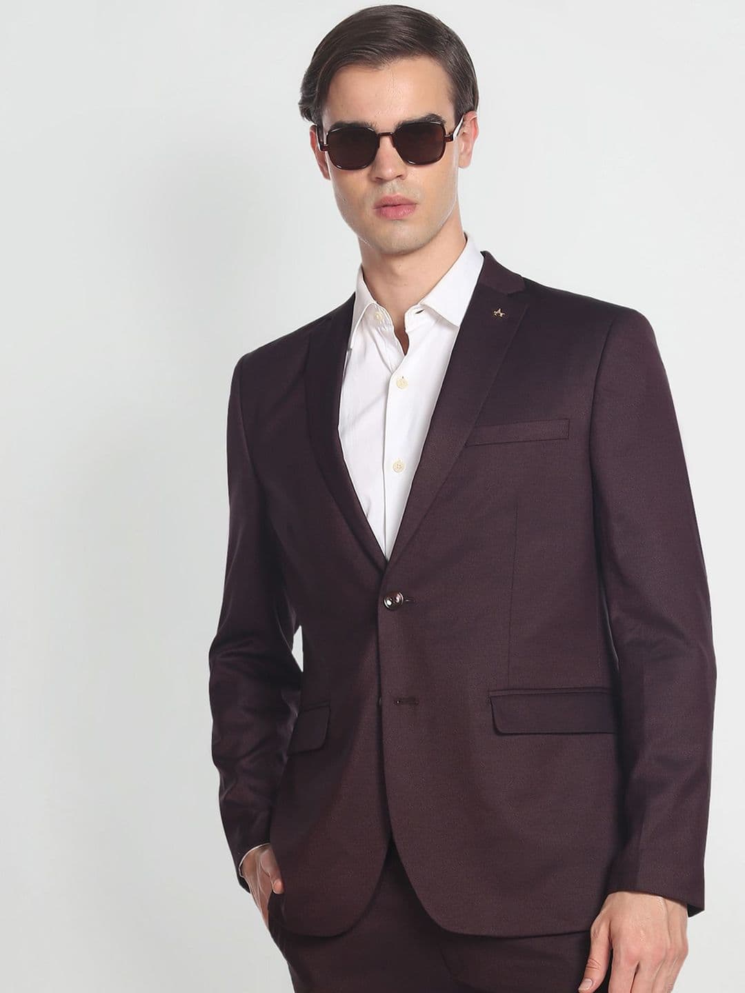 Arrow Men Single-Breasted 2 Piece Formal Suit - view 1