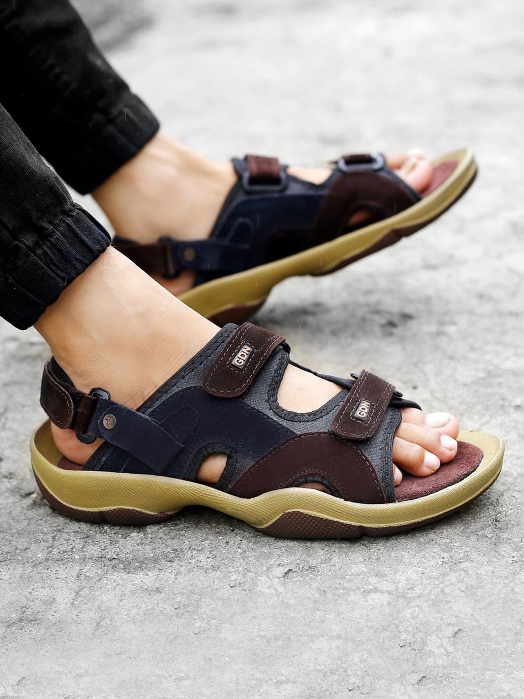 Woakers Men Leather Sports Sandals - view 1