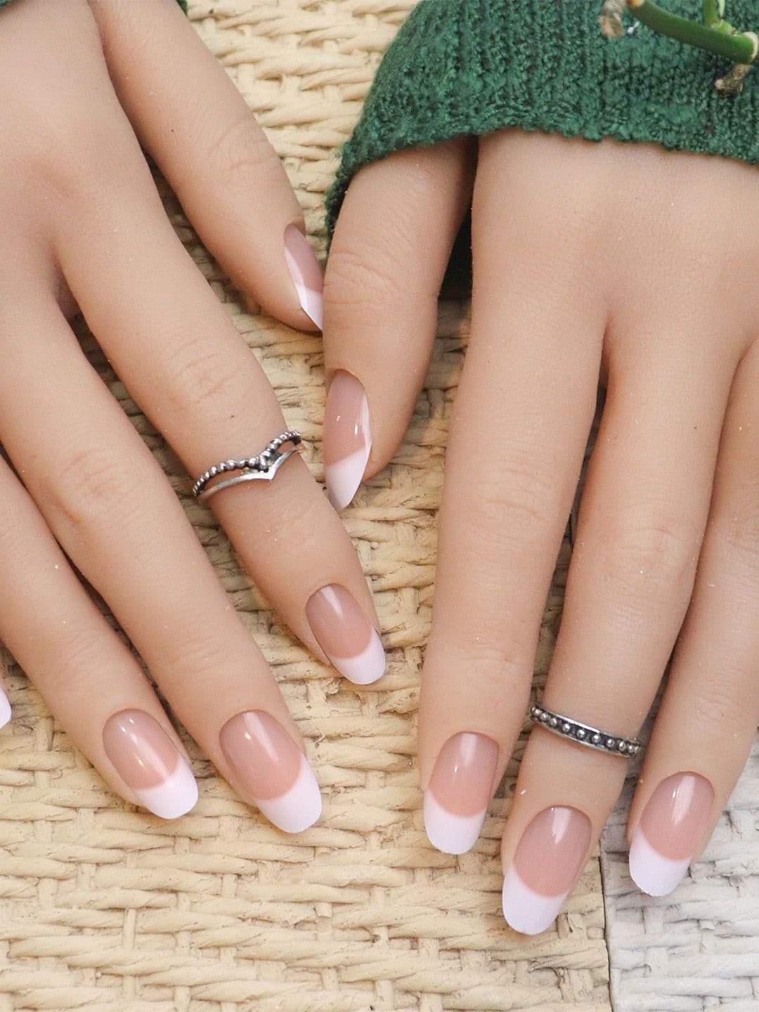 BEROMT Long Lasting French Tips False Nails With Nail Kit - view 1