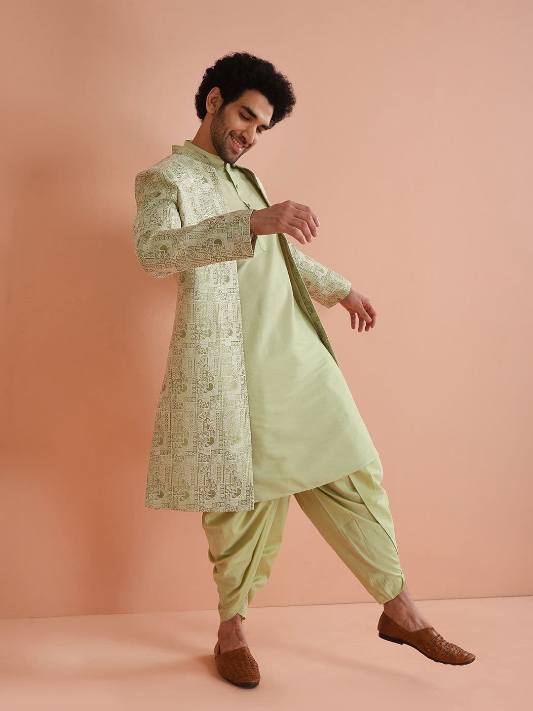KISAH Men Self-Design Cotton Indowestern Sherwani Set - view 1