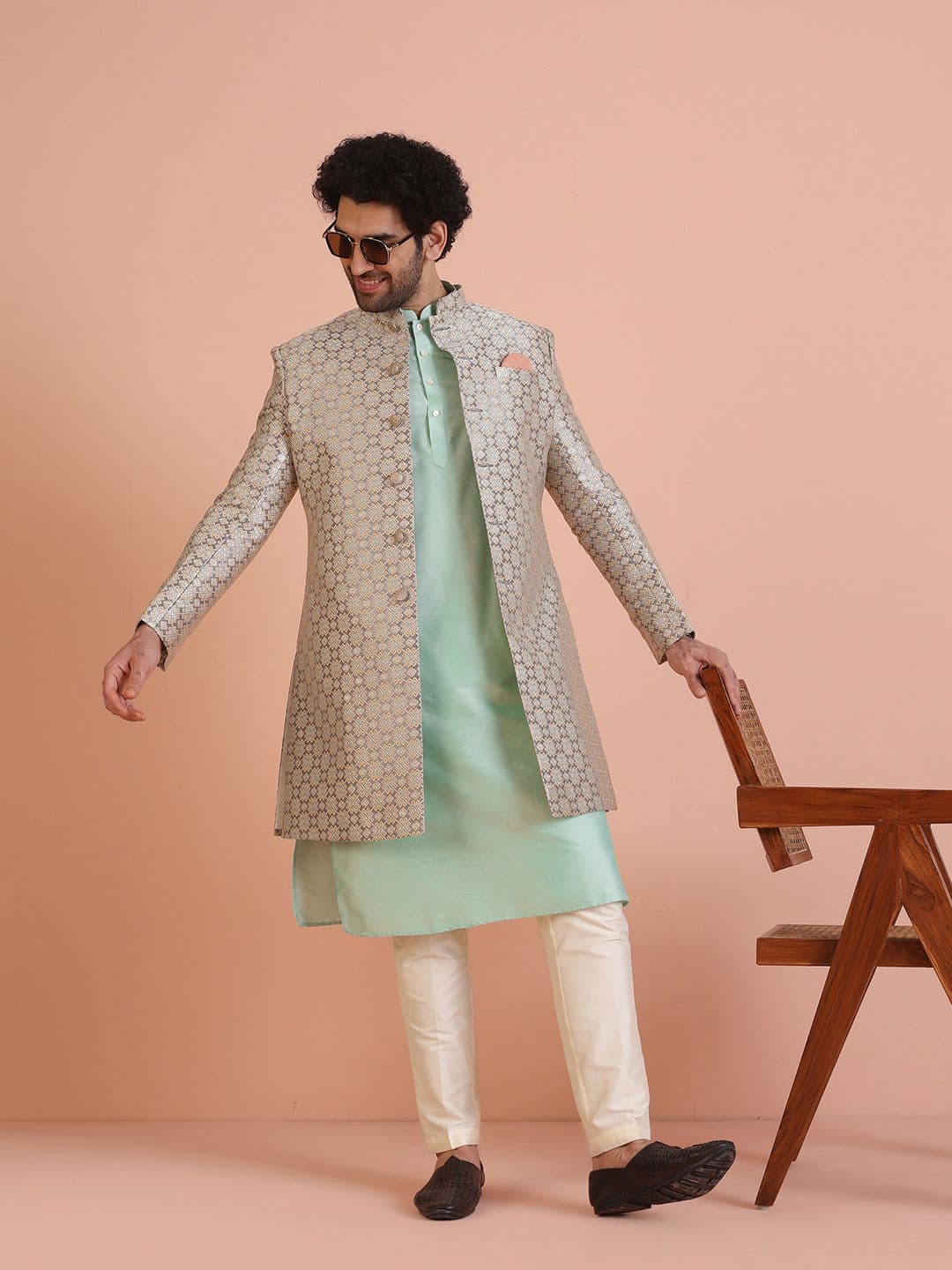 KISAH Men Woven-Design Cotton Indowestern Sherwani Set - view 1