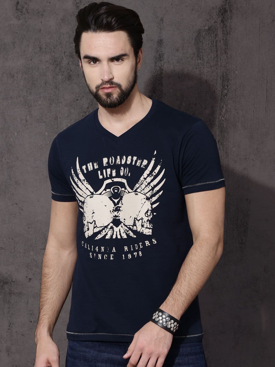 Roadster Men Navy Blue Printed V-Neck T-shirt - view 1