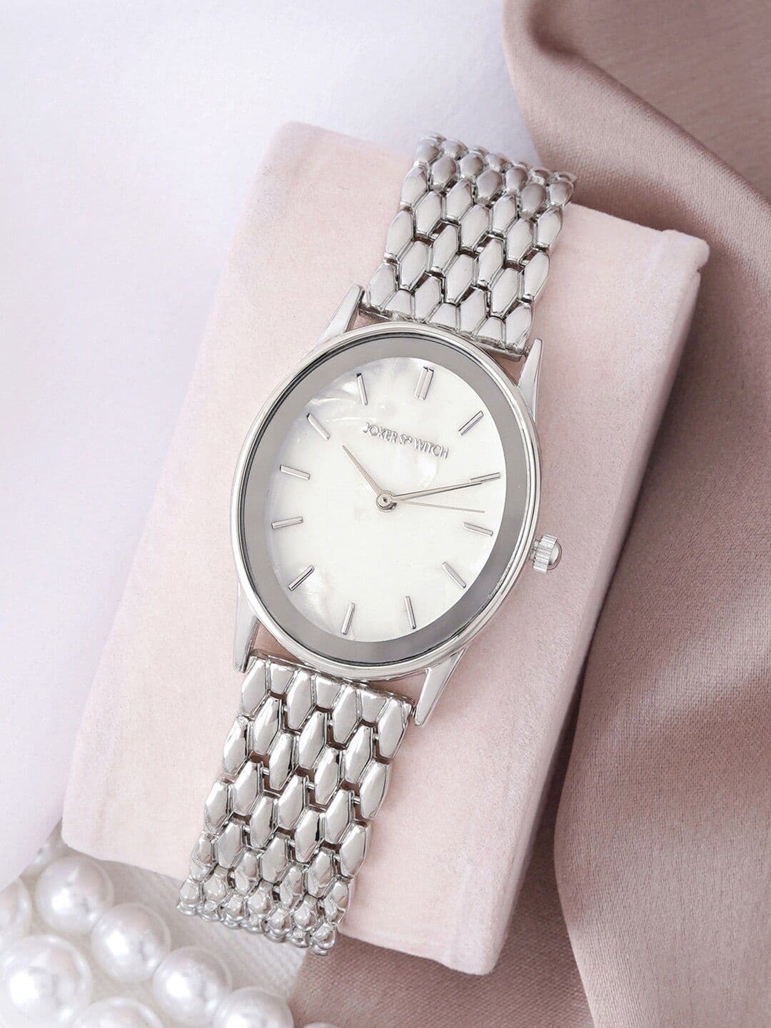 JOKER & WITCH Women Textured Dial & Bracelet Style Straps Analogue Watch AMWW732 - view 1
