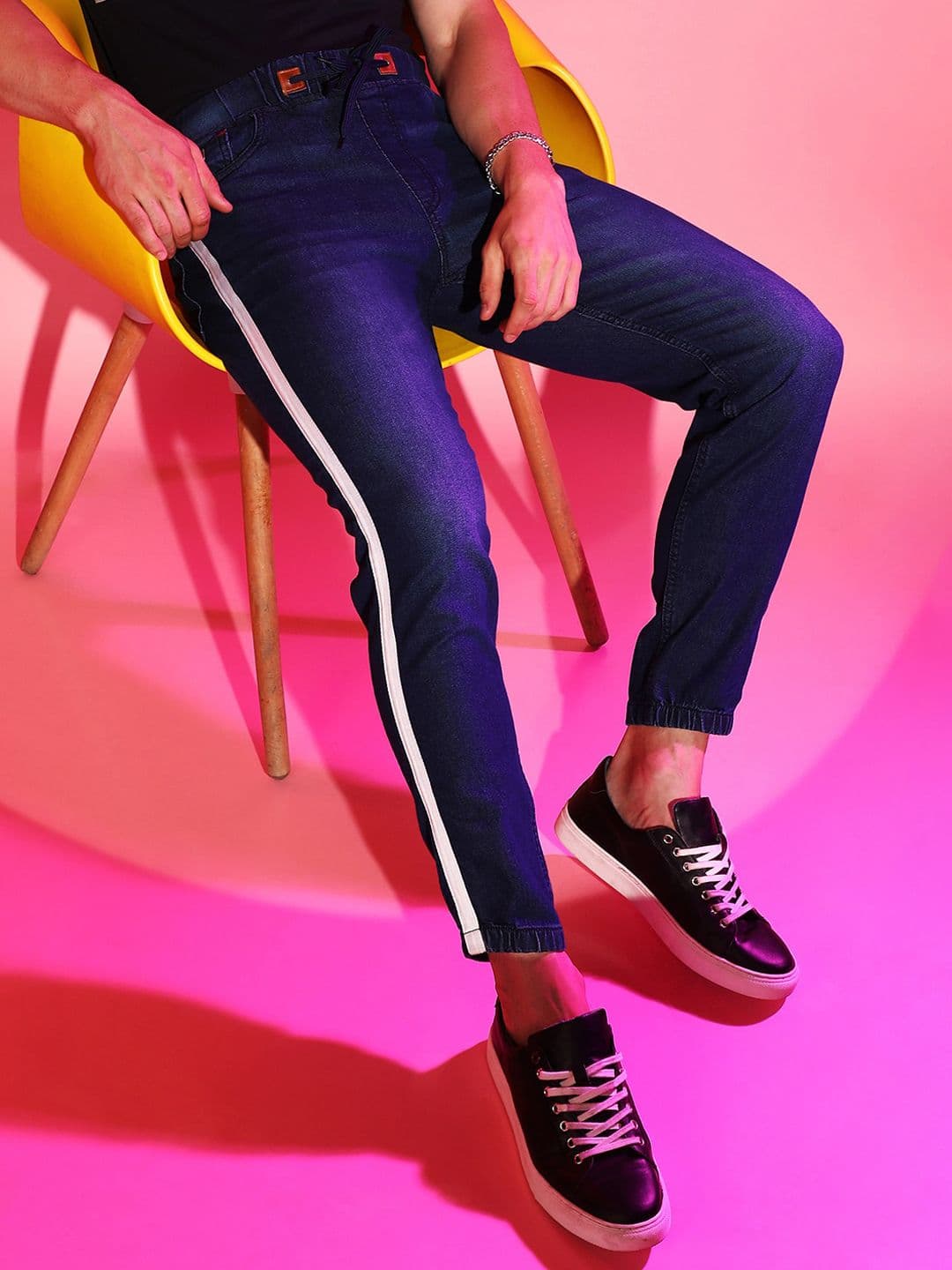 CAHOOT Men Navy Blue Smart Side-Striped Clean Look Mid Rise Cotton Jeans - view 1
