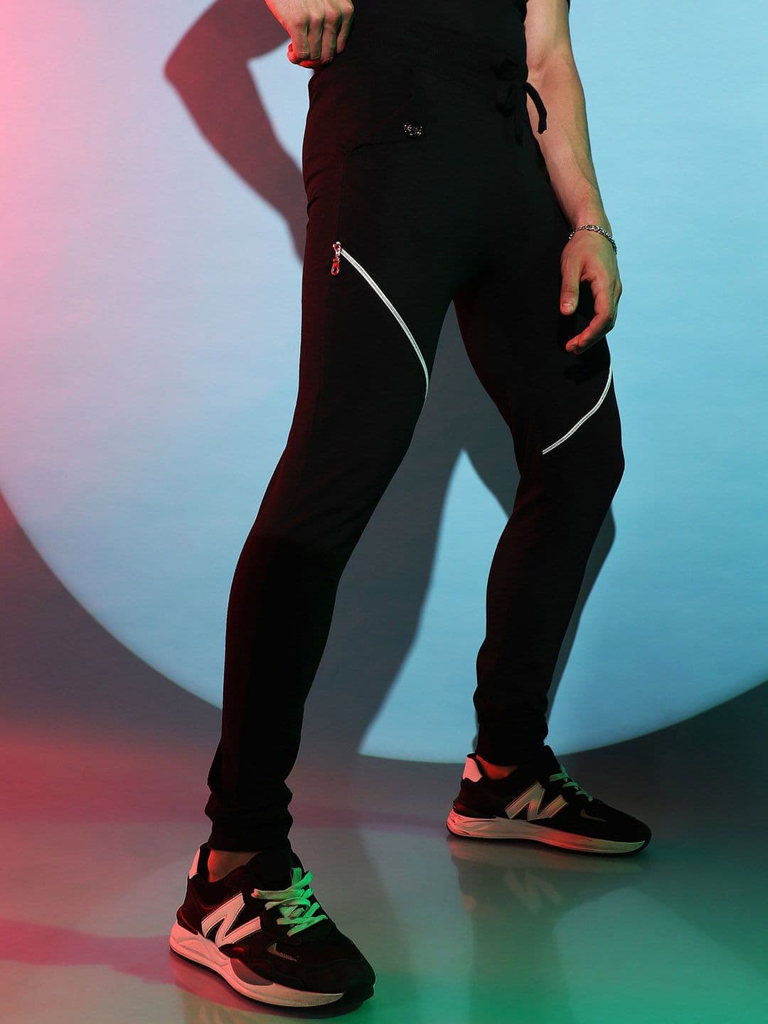 CAHOOT Men Cotton Regular Fit Contrast Zipper Joggers - view 1