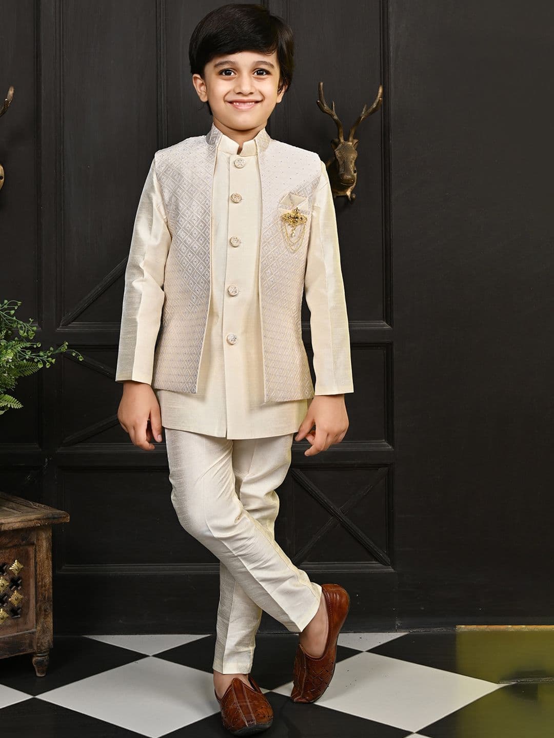 ahhaaaa Boys Woven Deigned Ethnic Sherwani - view 1