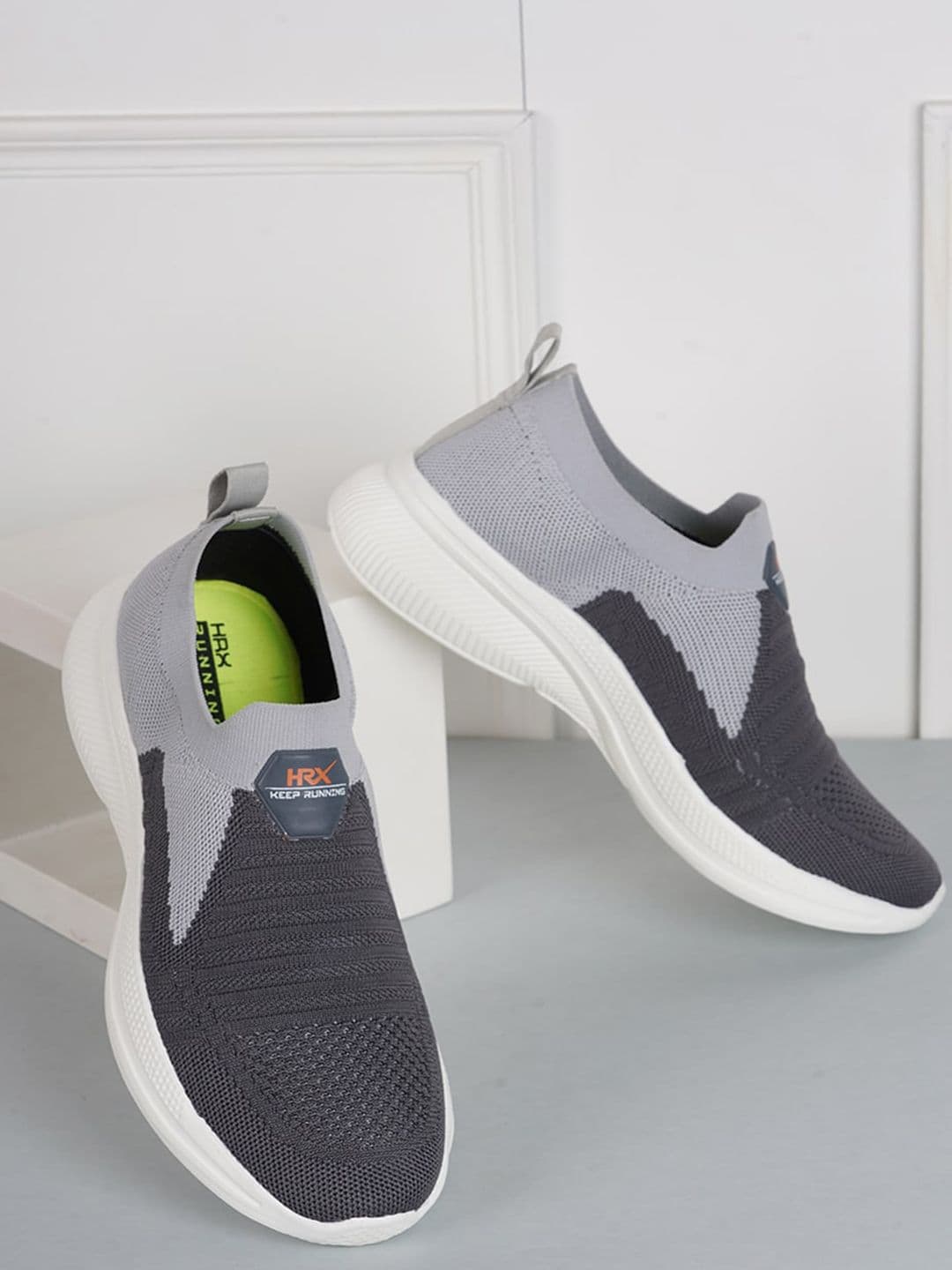 HRX by Hrithik Roshan Men Grey Colourblocked Contrast Sole Slip On Sneakers - view 1