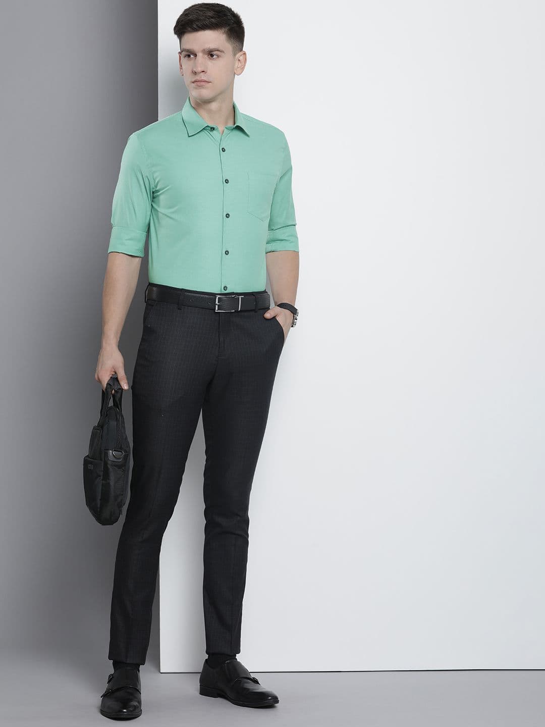 The Indian Garage Co. X Luxe Men Solid Slim Fit Opaque Formal Shirt - view 1