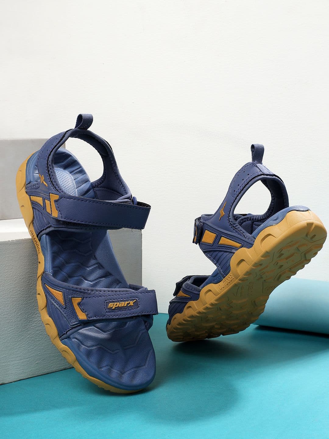 Sparx Men Textured Sports Sandals - view 1