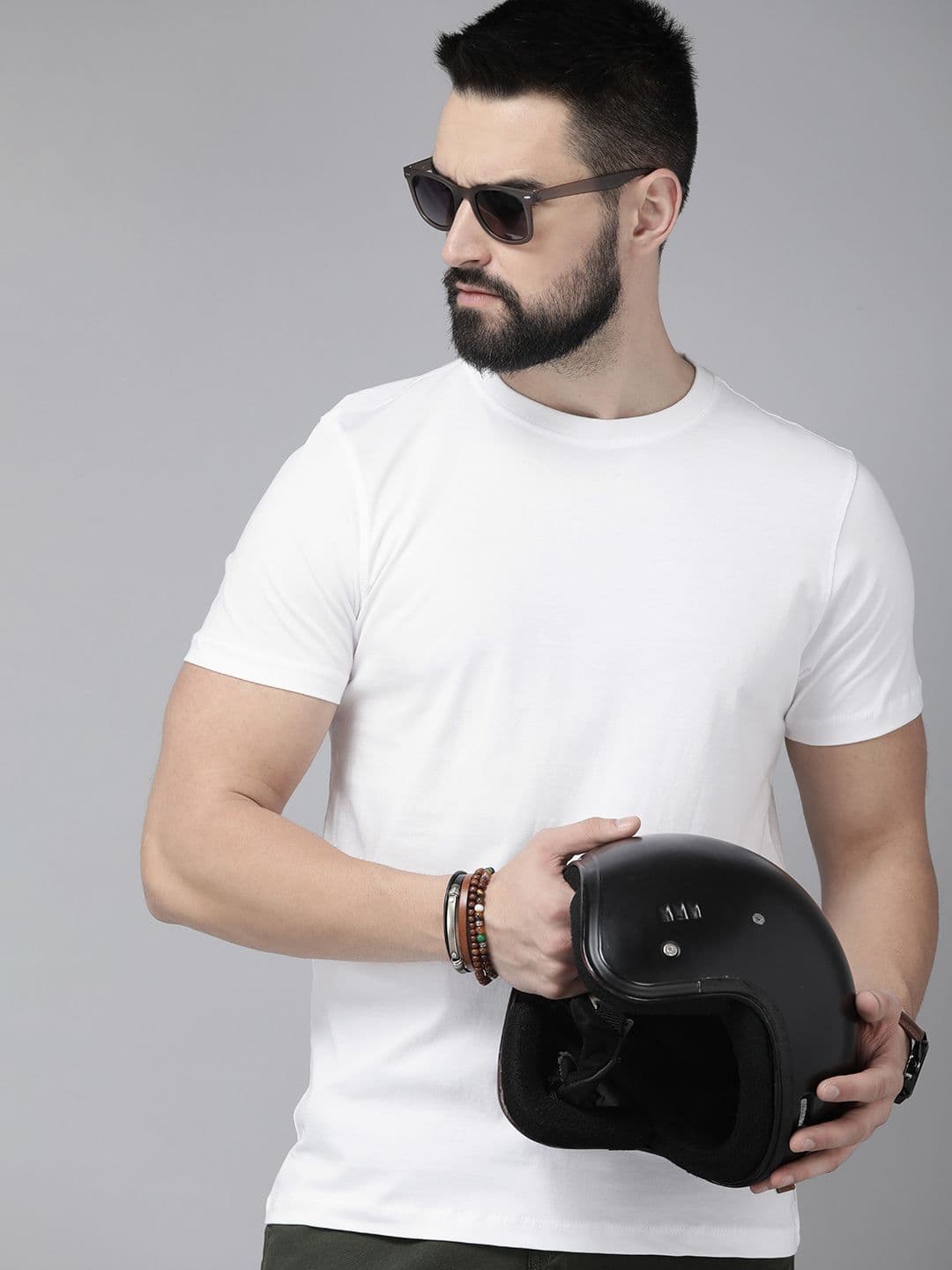 Roadster Men Solid Regular Fit T-shirt - view 1