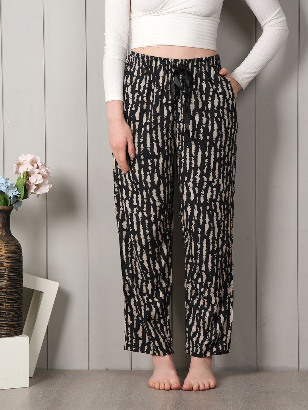 Style Shoes Women Printed Lounge Pants - view 1