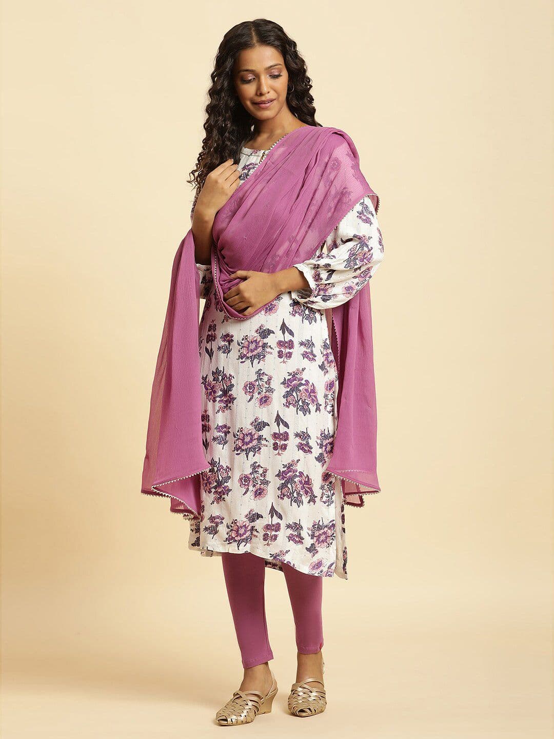 W Dupatta with Gotta Patti - view 1