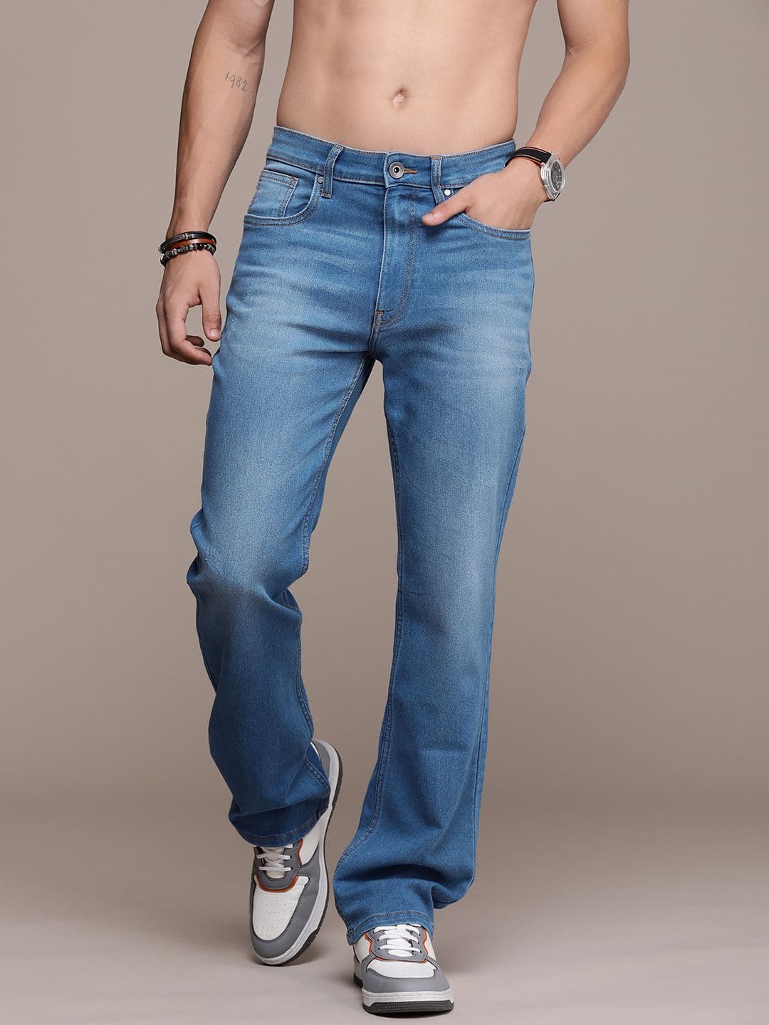 Roadster Men Bootcut Light Fade Stretchable Jeans - view 1