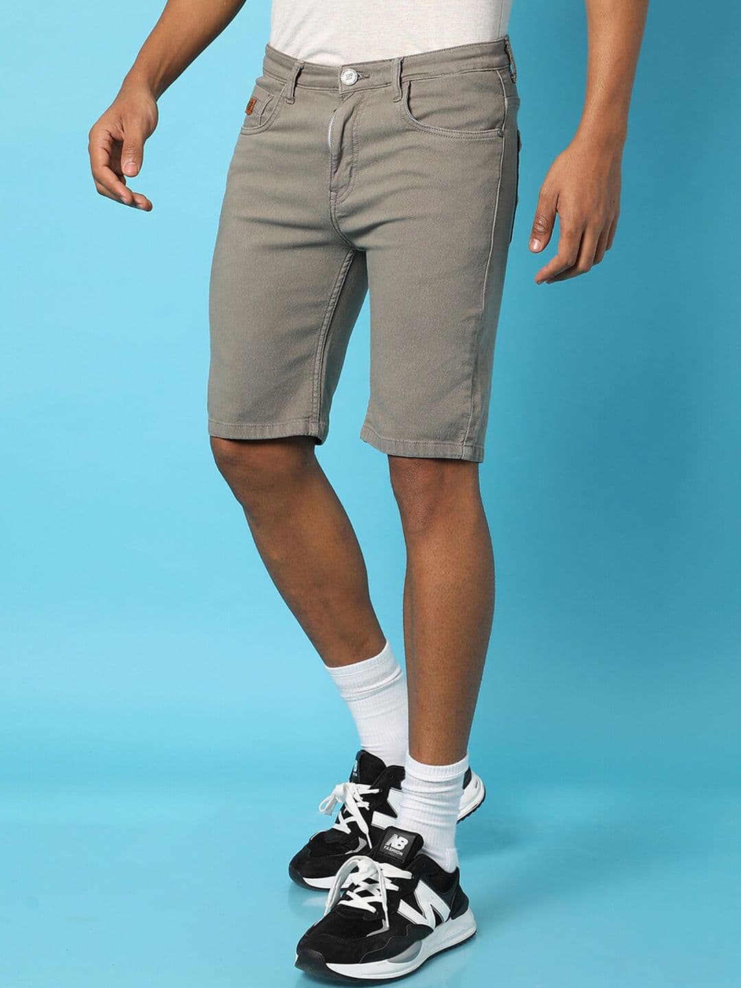 CAHOOT Campus Sutra Men Grey Solid Mid Rise Regular Fit Shorts - view 1