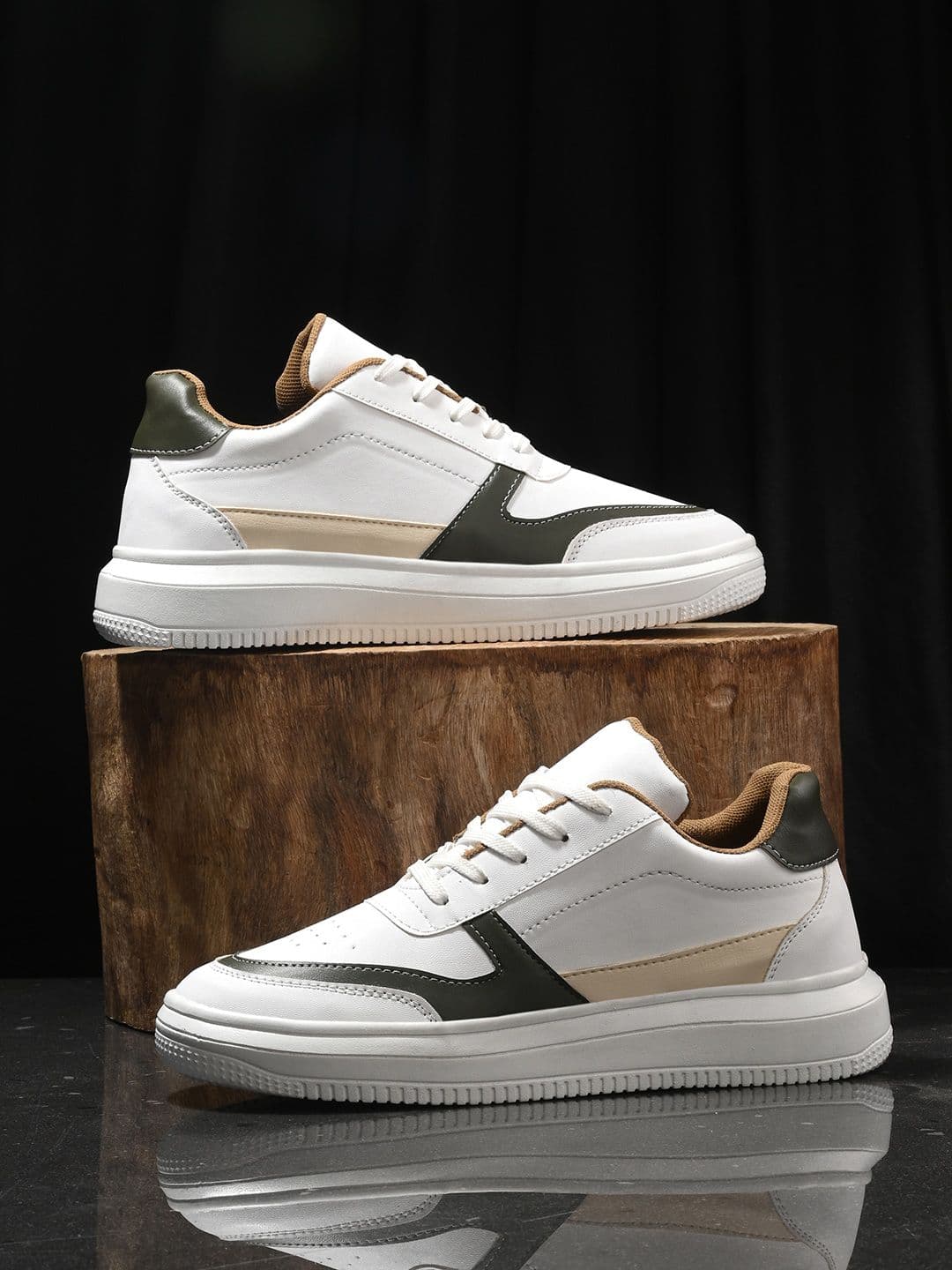 The Roadster Lifestyle Co. Men White & Brown Colourblocked Lightweight Comfort Sneakers - view 1