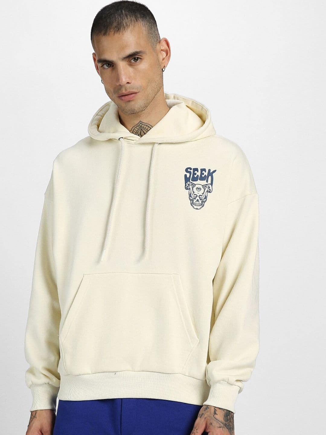 VEIRDO Men White Detail Printed Cotton Fleece Oversized Hooded Pullover Sweatshirt - view 1