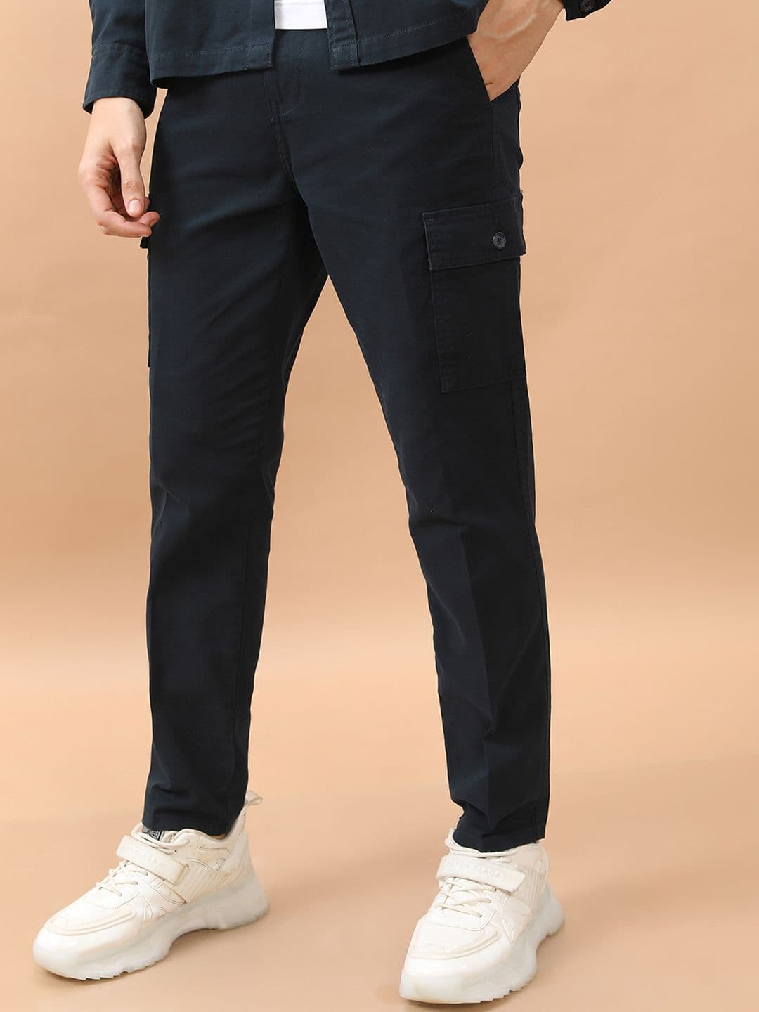 HIGHLANDER Men Tapered Fit Cotton Cargo Loose Fit Trousers - view 1