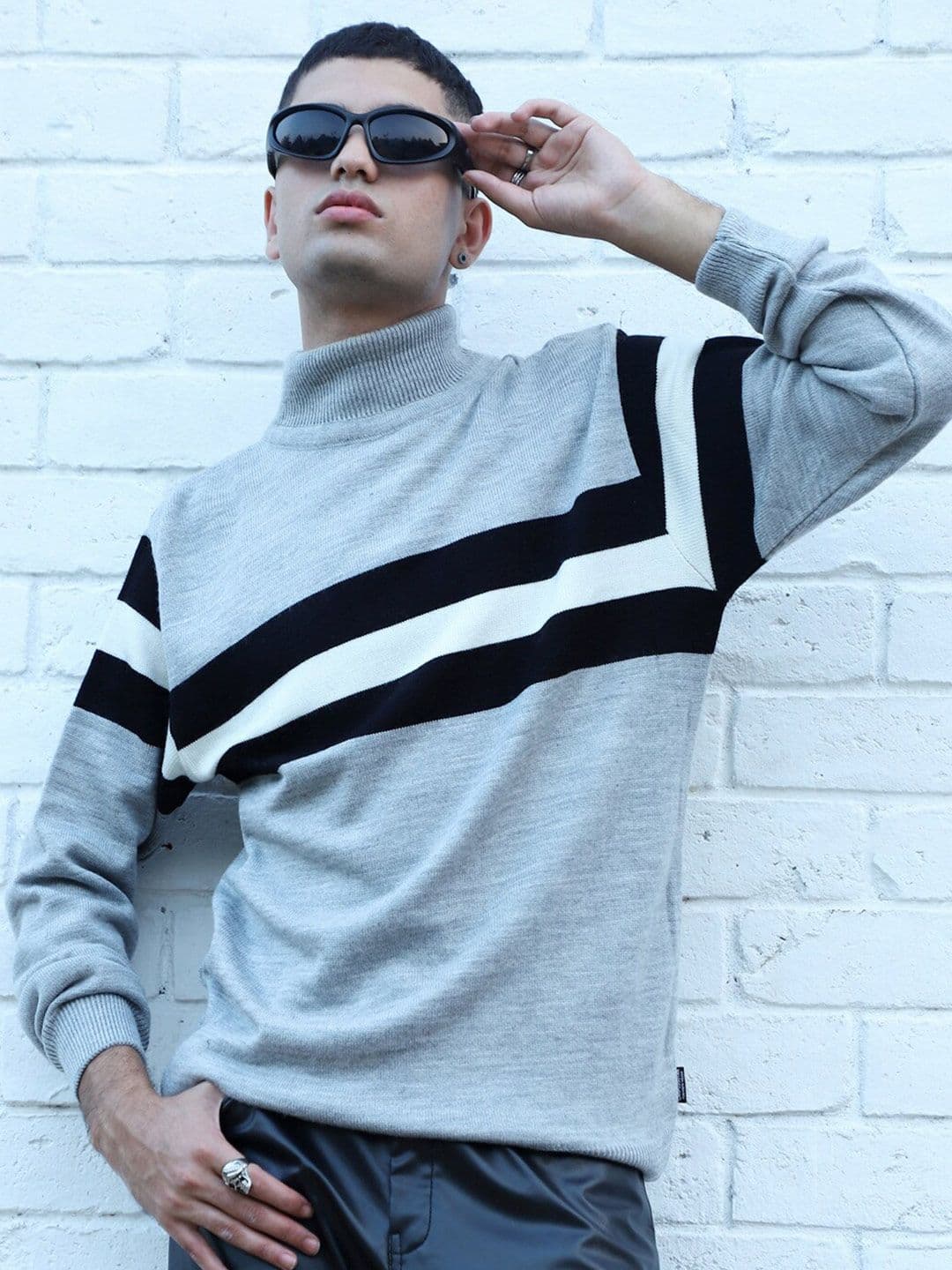 CAHOOT Colourblocked Turtle Neck Woollen Pullover - view 1