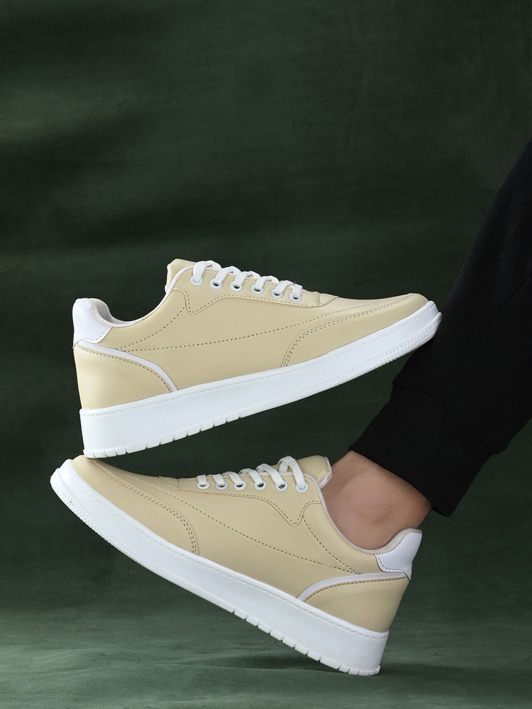 The Roadster Lifestyle Co. Men Cream-Coloured & White Comfort Insole Lightweight Sneakers - view 1