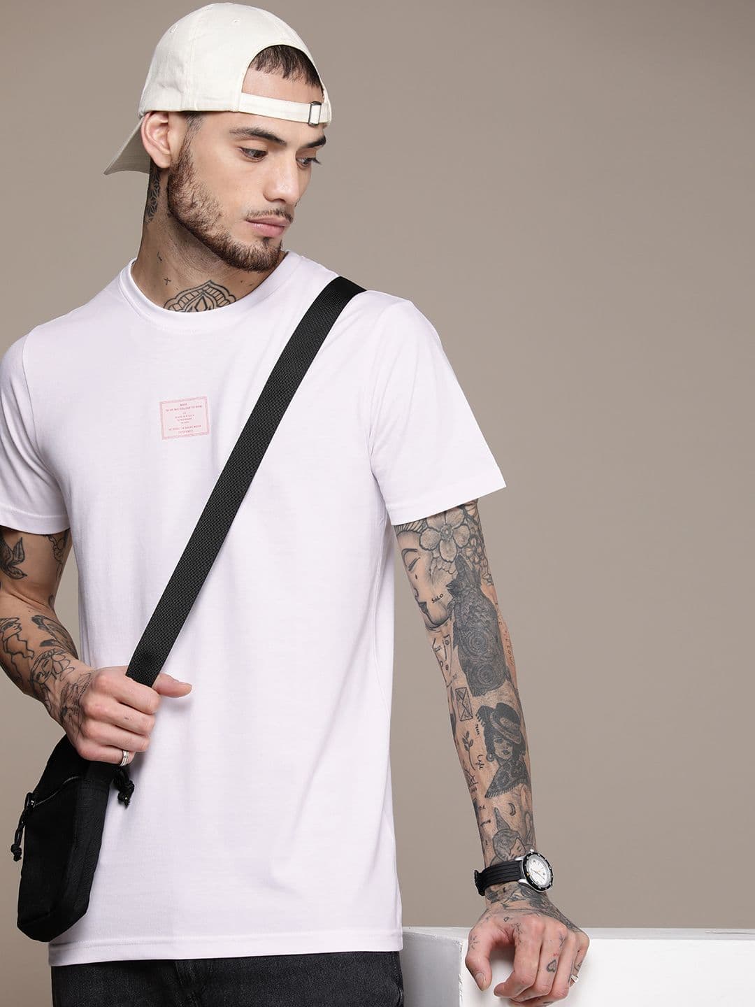 WROGN Solid Round Neck Slim Fit T-shirt - view 1