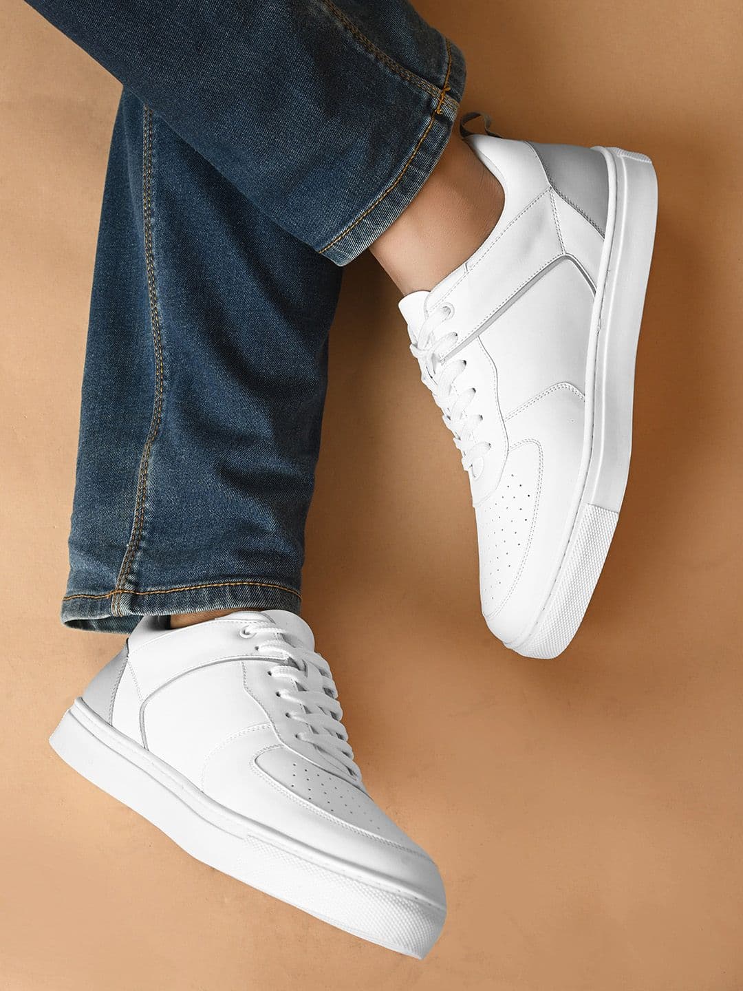 HRX by Hrithik Roshan Men White Perforations Lightweight Comfort Insole Sneakers - view 1