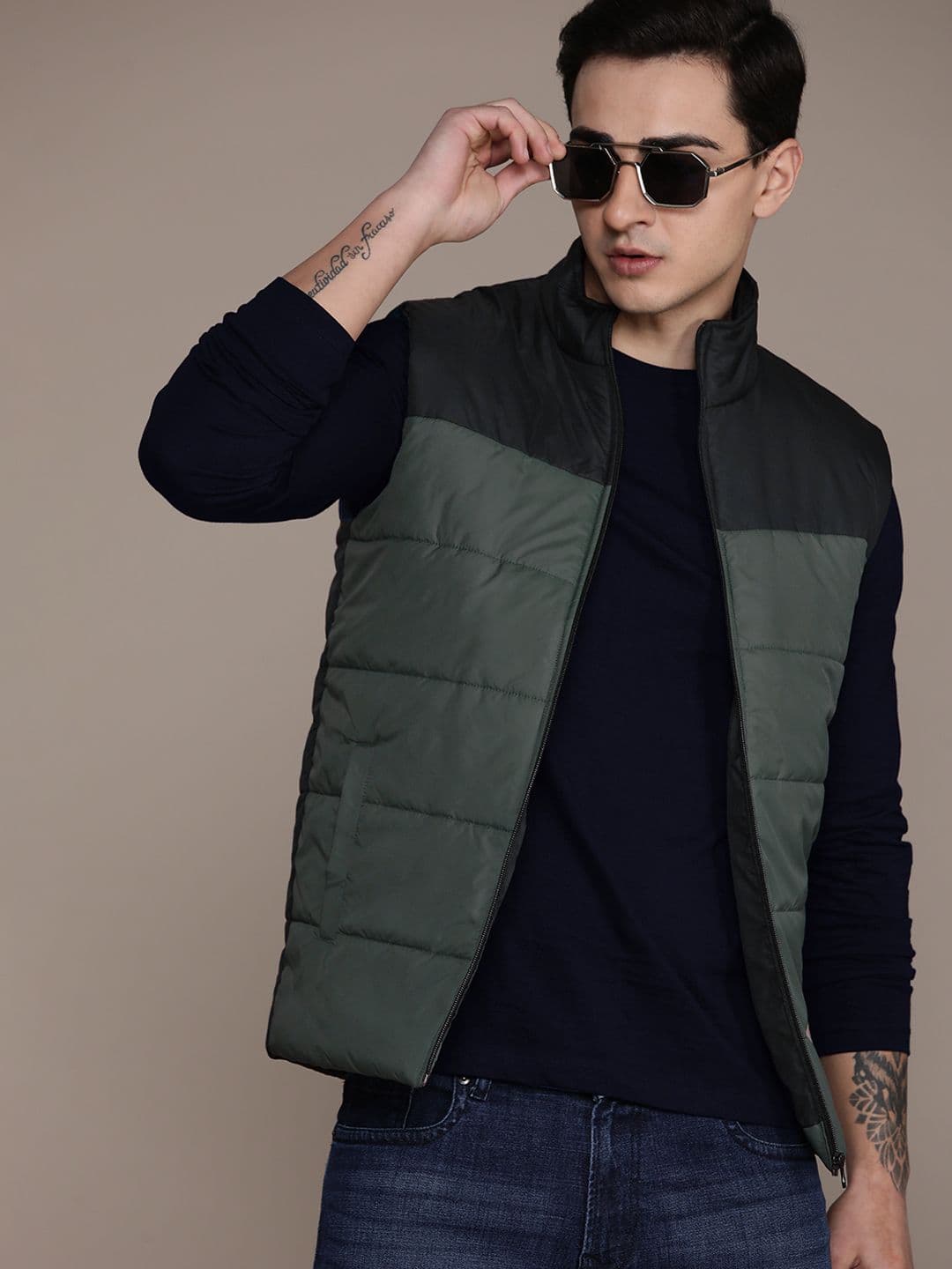 Roadster Men Colourblocked Lightweight Puffer Jacket - view 1