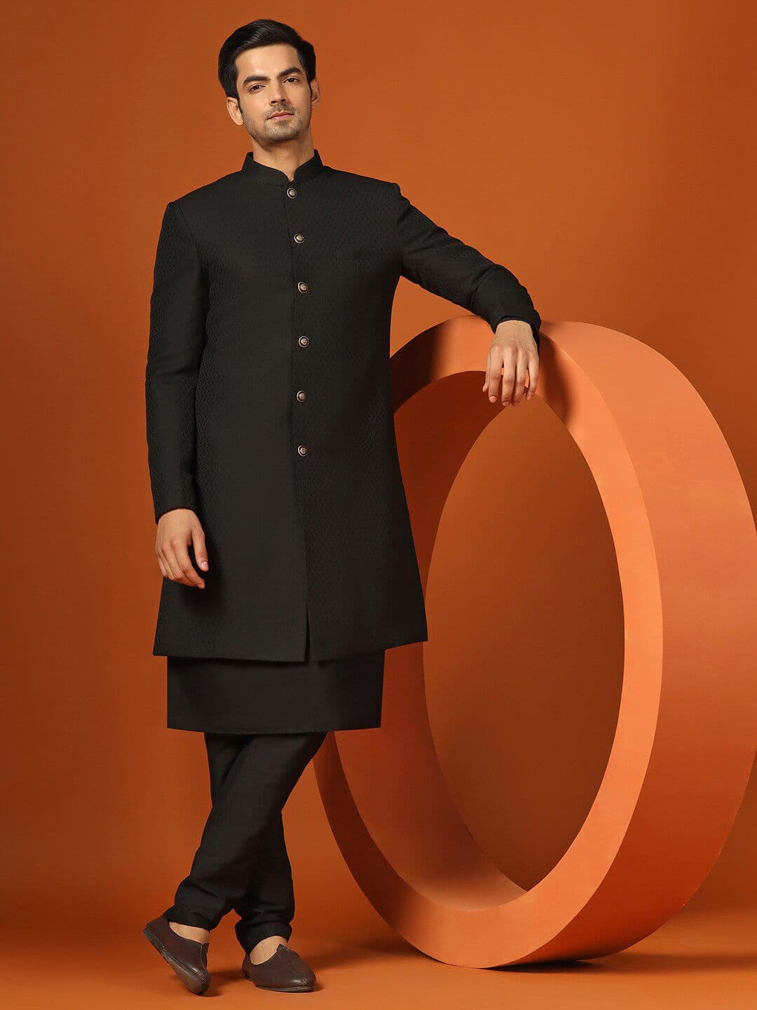 KISAH Men Paisley Mandarin Collar Woven Design Indowestern Sherwani Set - view 1
