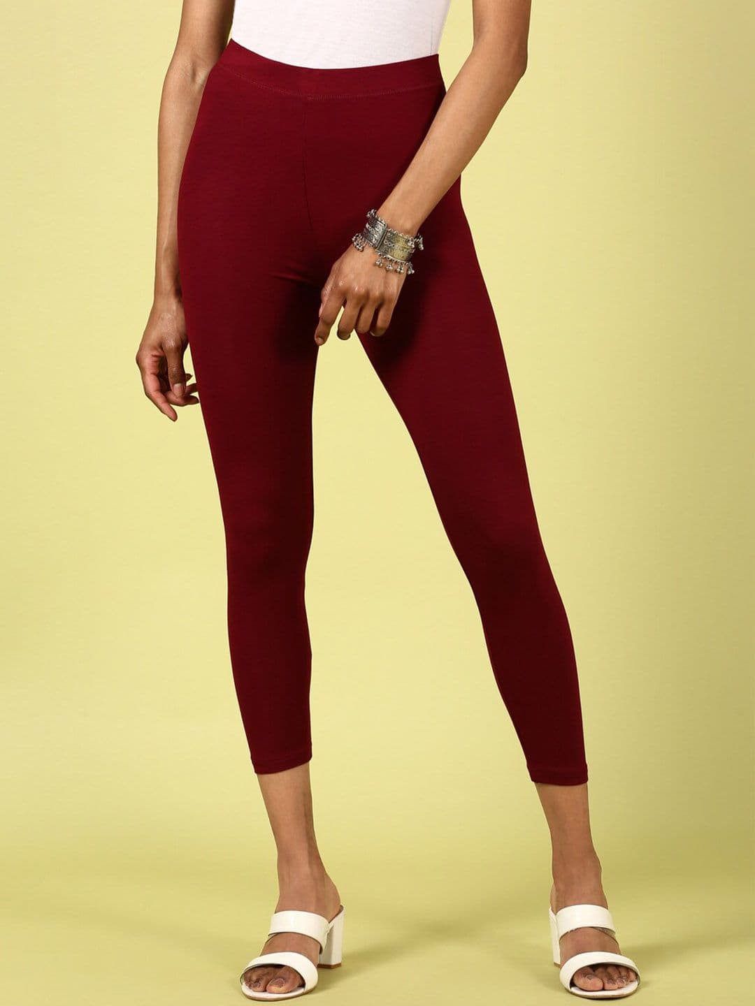 De Moza Plus Size Mid-Rise Ankle Length Leggings - view 1