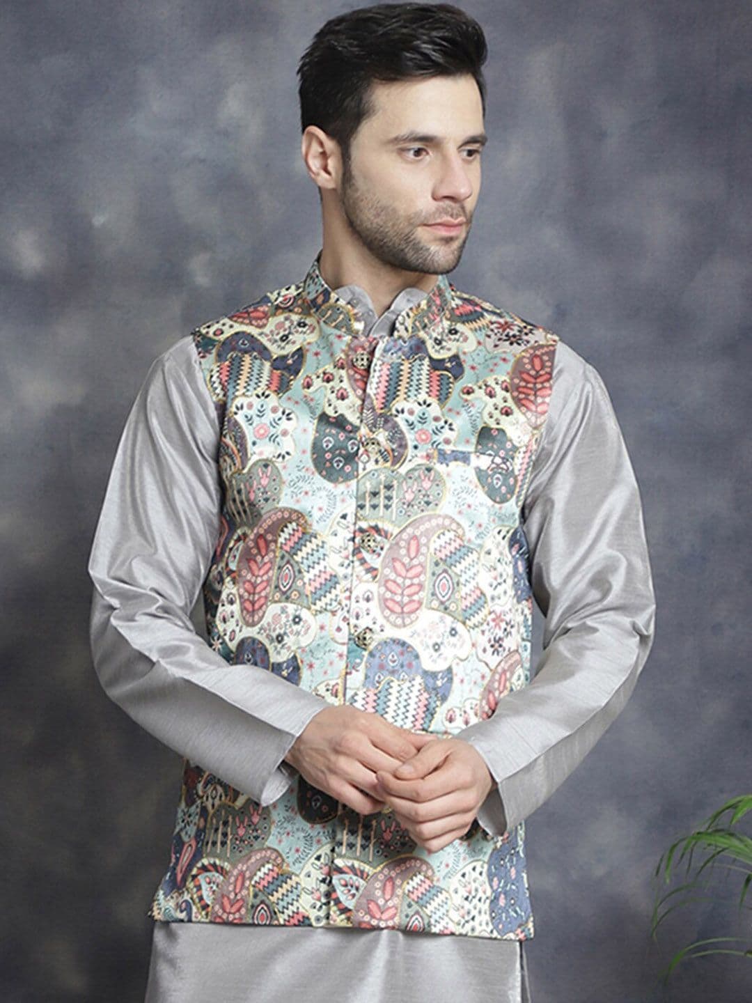 Jompers Ethnic Printed Mandarin Collar Silk Cotton Nehru Jacket With Zari Work - view 1