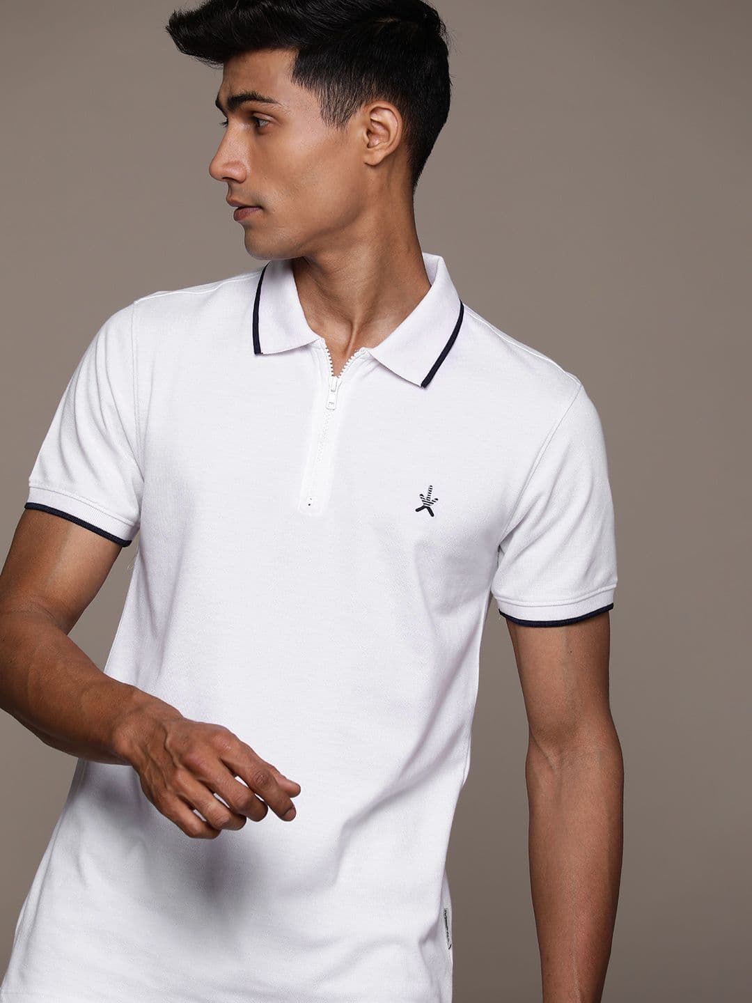 Roadster Men Solid Polo Collar T-shirt - view 1