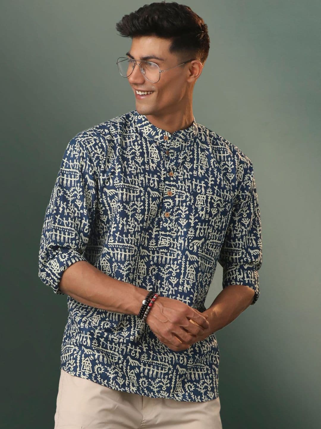 VASTRAMAY Geometric Printed Thread Work Cotton Kurta - view 1
