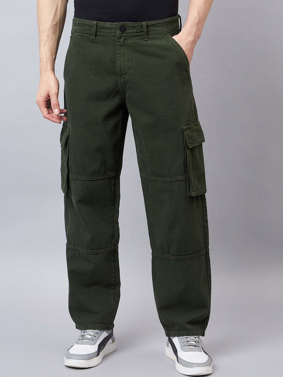 Style Quotient Men Green Relaxed Fit Mid Rise Clean Look Cotton Cargo Denim Jeans - view 1