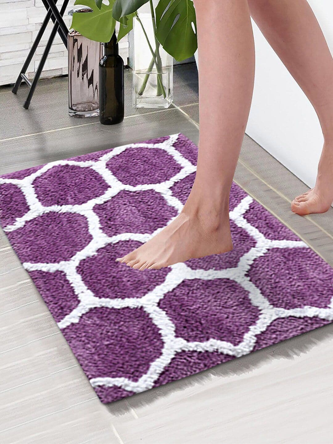 Aura Purple & White 1850 GSM Anti-Skid Bath Mat - view 1
