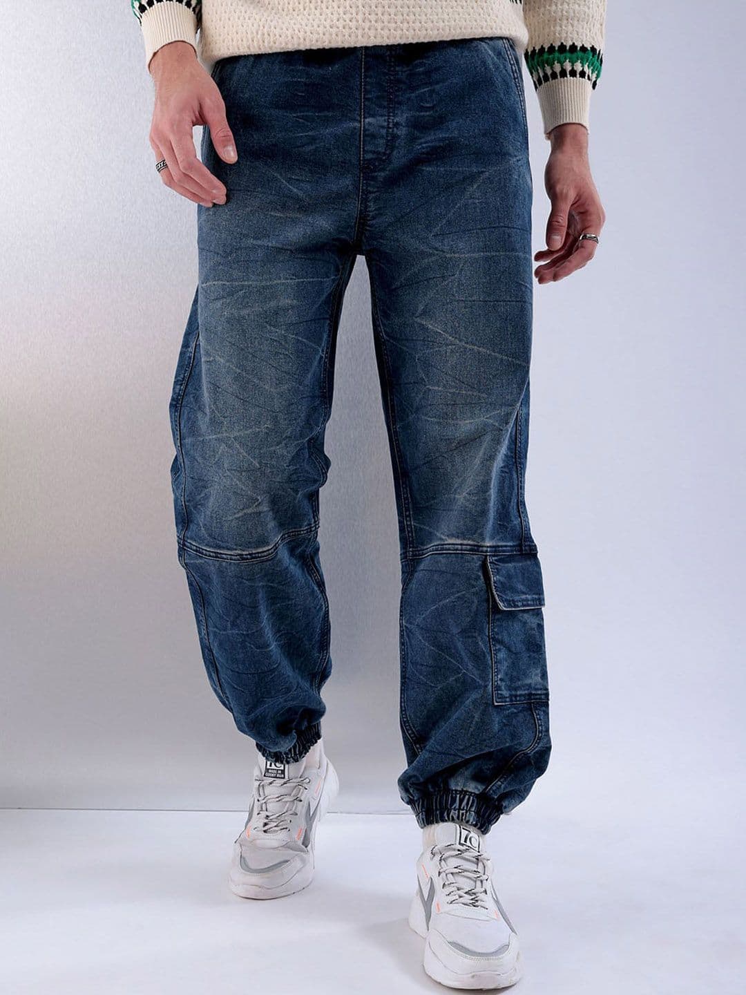 The Indian Garage Co Men Relaxed Fit Clean Look Light Fade Stretchable Cargos Jeans - view 1