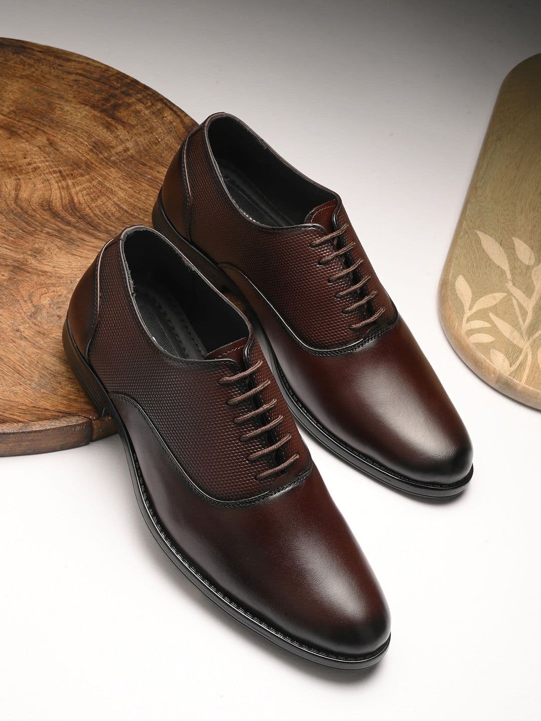 HERE&NOW Men Textured Round Toe Leather Formal Oxfords - view 1