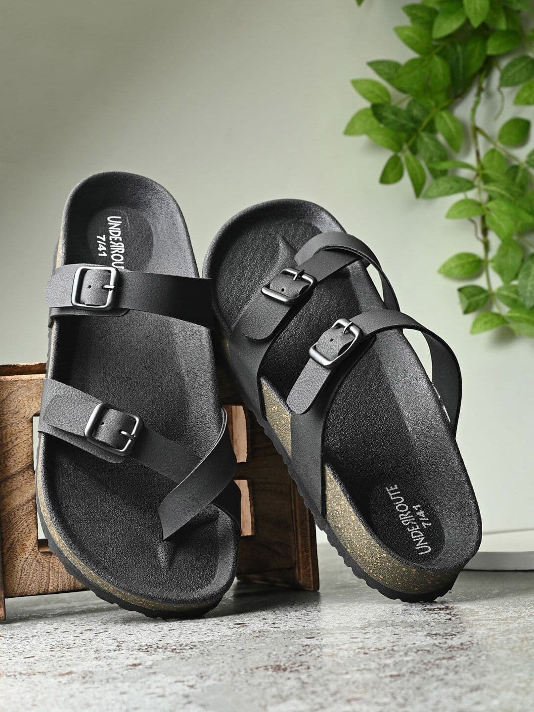 UNDERROUTE Men Comfort Sandals - view 1