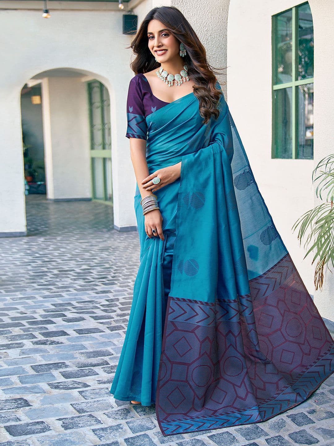 KALINI Woven Design Zari Silk Blend Banarasi Republic Day Saree - view 1