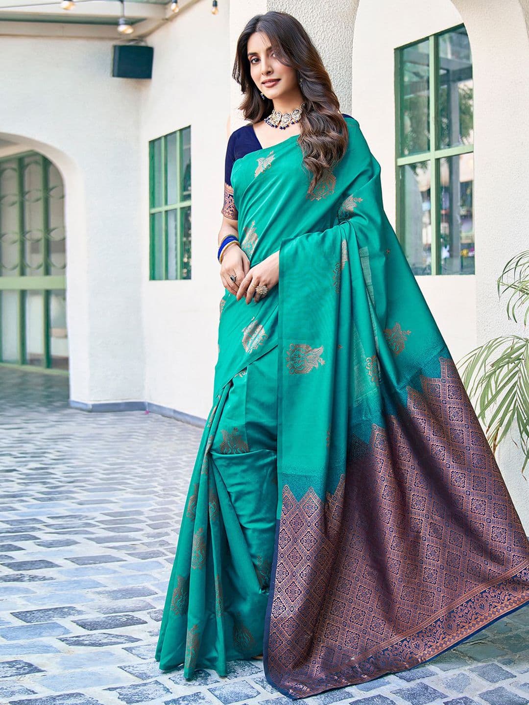 KALINI Woven Design Zari Silk Blend Banarasi Saree - view 1