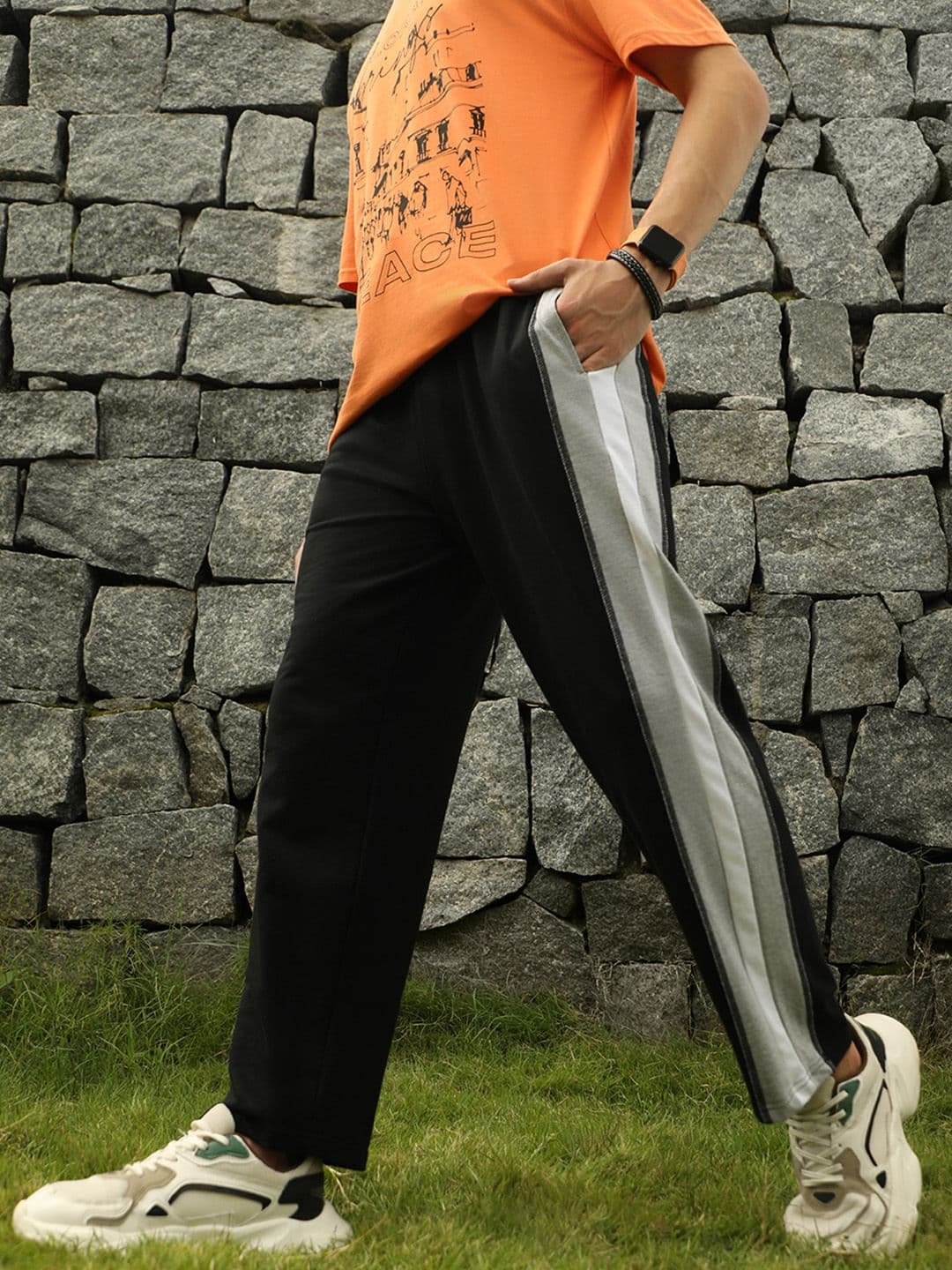 NOBERO Men Colorblocked Straight Fit Joggers - view 1