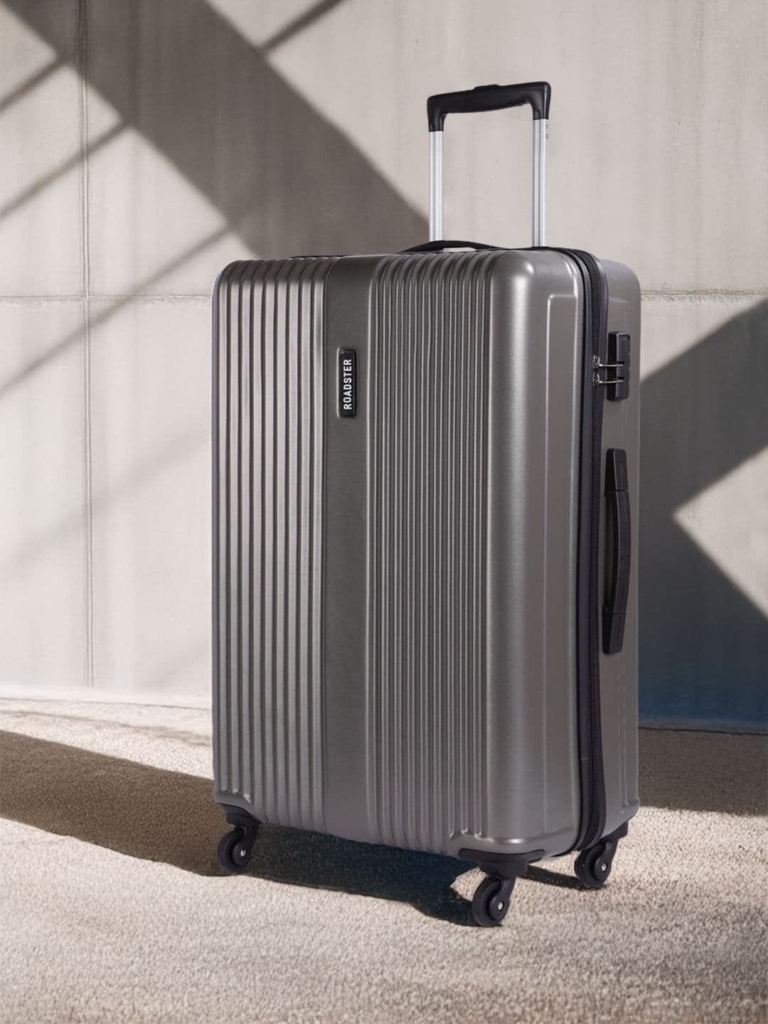 Roadster String Hard-Sided 360-Degree Rotation Large Trolley Suitcase - Volume 85 L - view 1