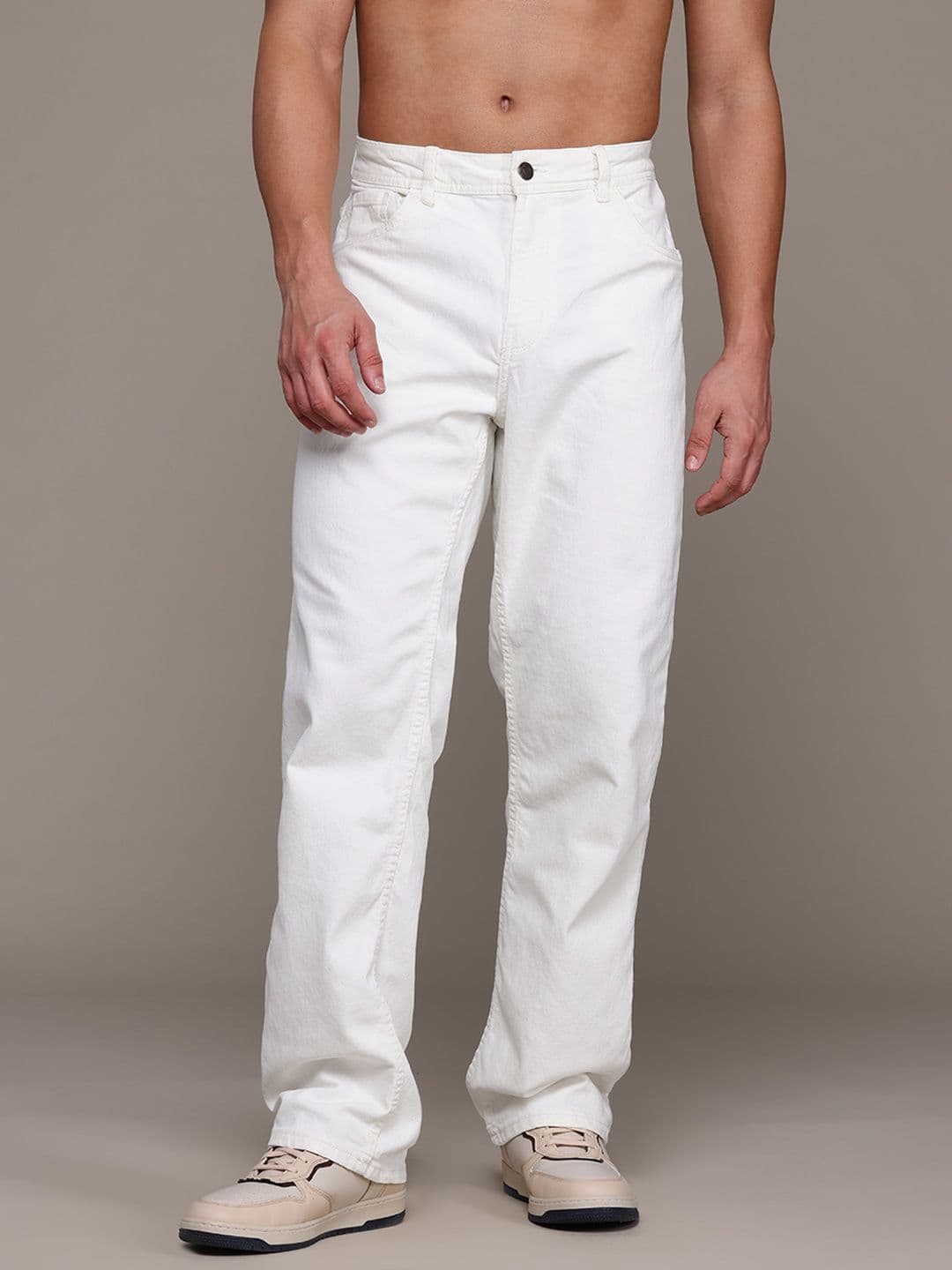 The Roadster Lifestyle Co. Men Straight Fit Jeans - view 1