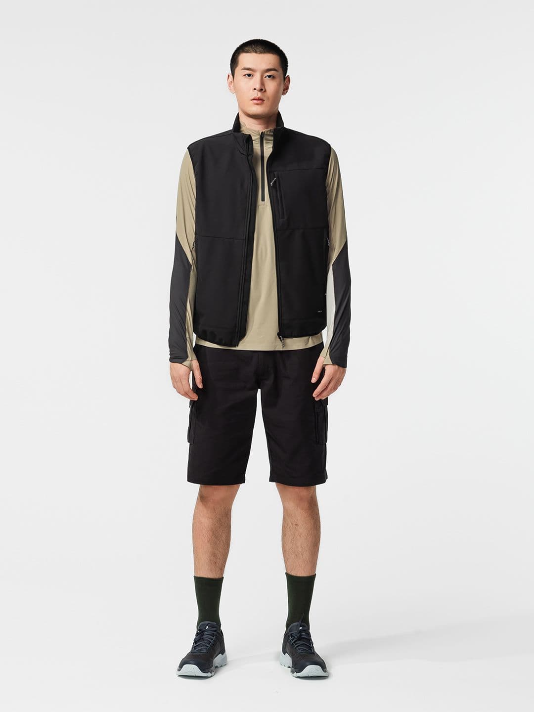Decathlon Forclaz - Men Black MT100 Windproof Hiking Jacket - view 1