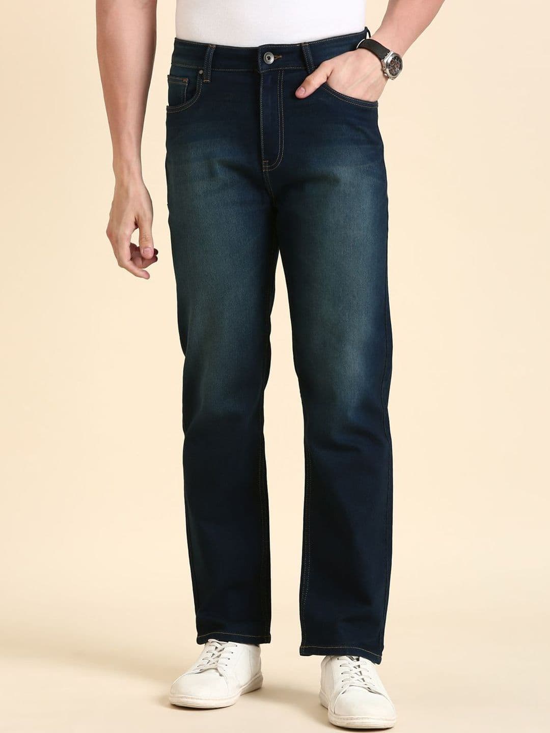The Roadster Lifestyle Co. Men Navy Blue Light Fade Straight Fit Stretchable Jeans - view 1
