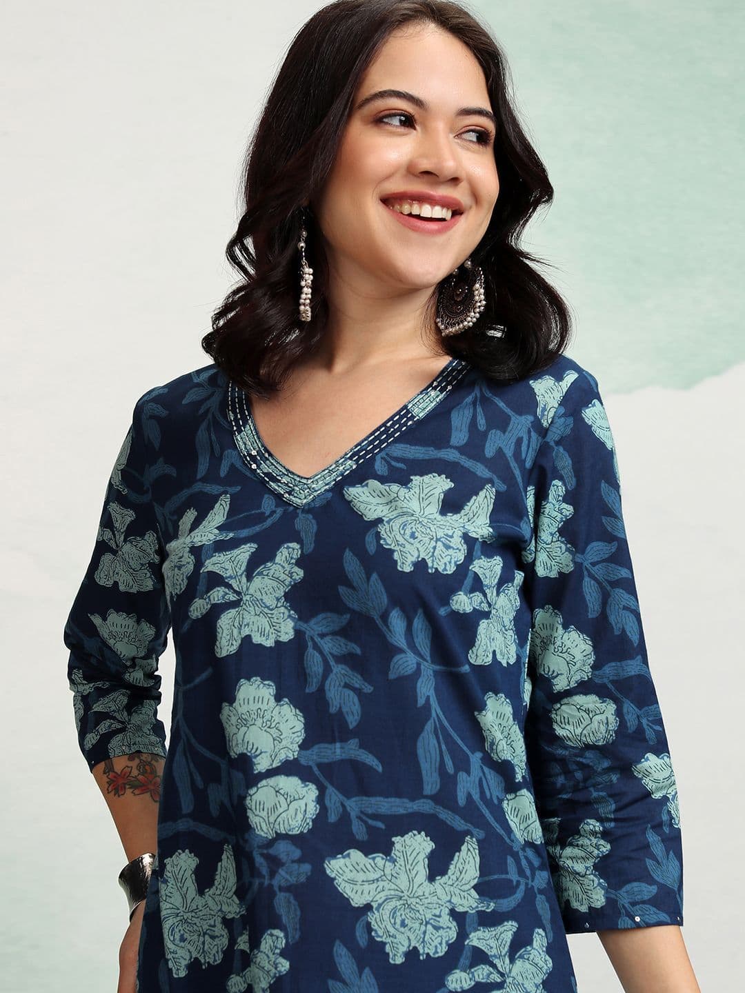 Vishudh Floral Printed V-Neck Cotton Straight Kurta - view 1