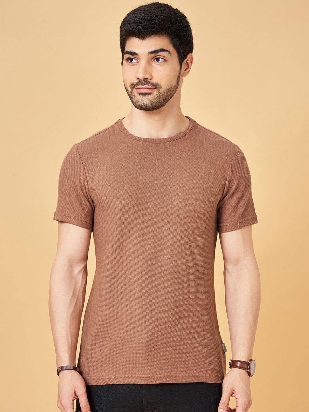 7 Alt by Pantaloons Men Solid Round Neck Cotton Slim Fit T-Shirt - view 1