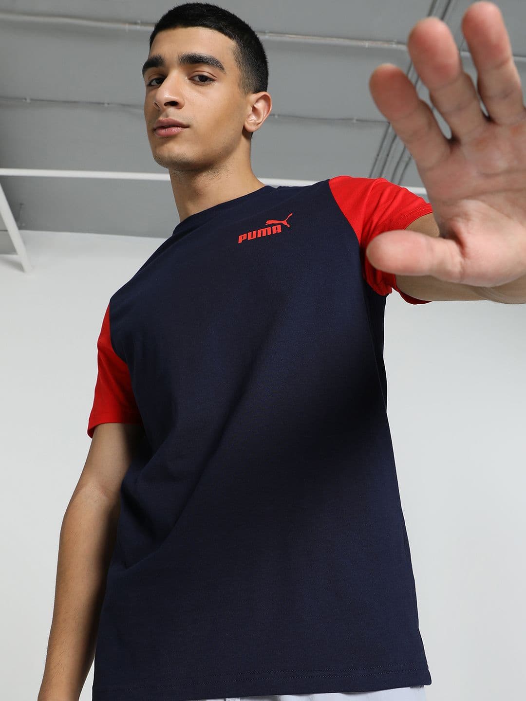 Puma ESS Contrast Sleeve Logo Slim Fit Tee - view 1