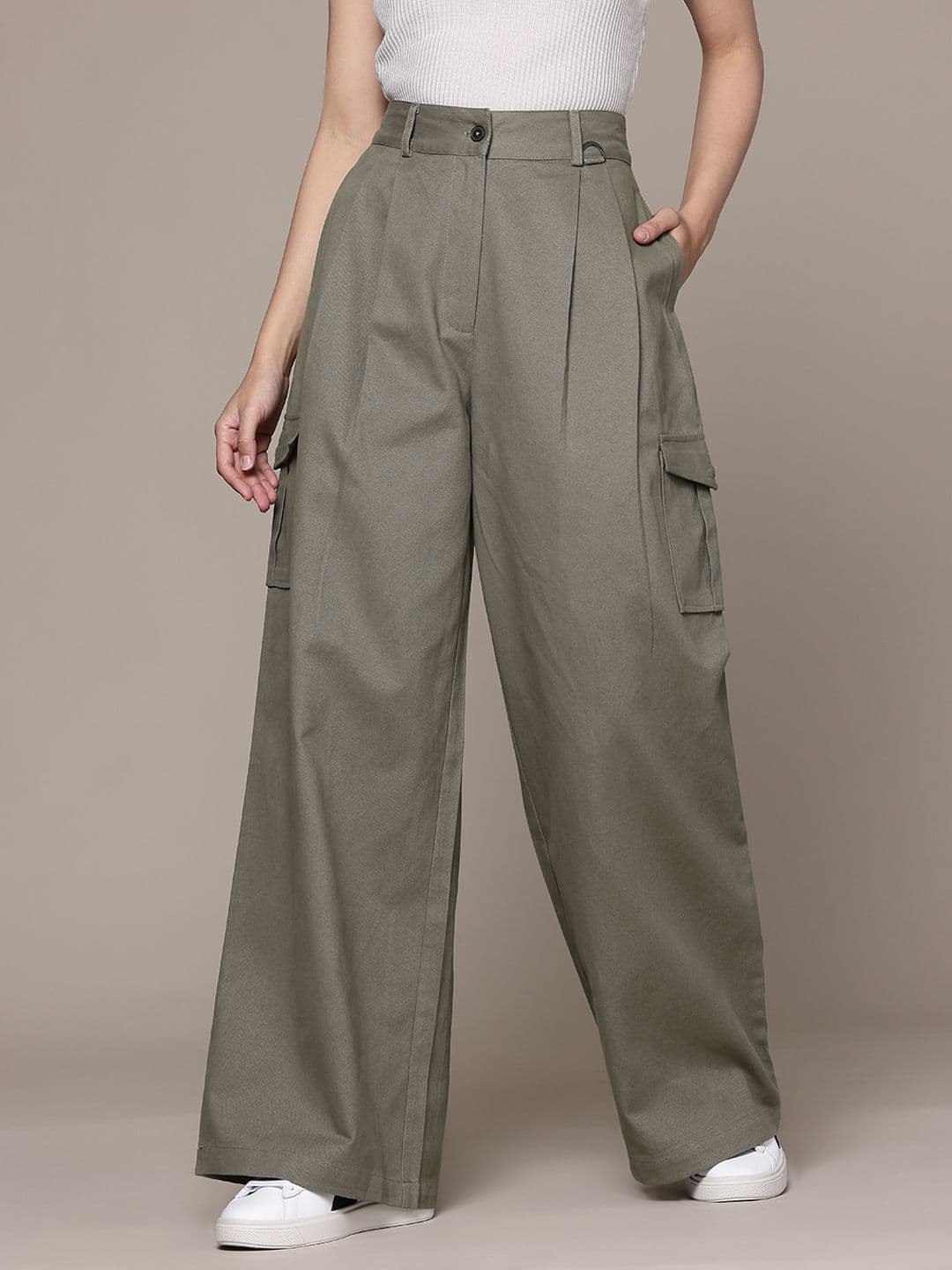 The Roadster Lifestyle Co. Women Pure Cotton Pleated Regular Fit Cargos - view 1