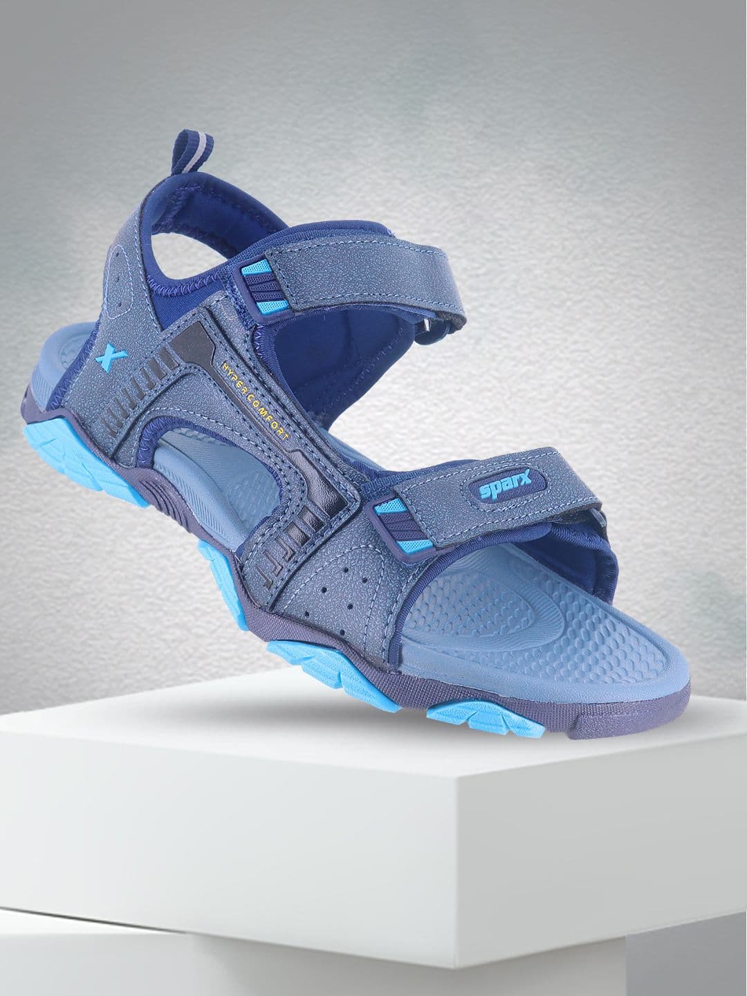 Sparx SS-663 Men Textured Velcro Sports Sandal - view 1