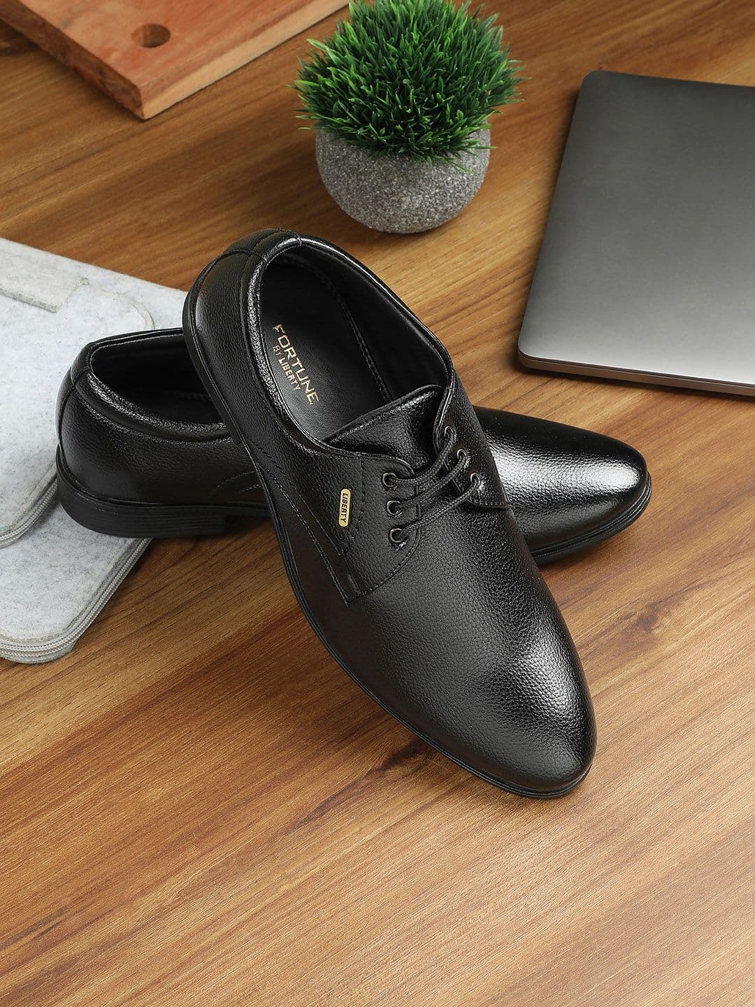 LIBERTY HOL 130E Men Solid Formal Derby Shoes - view 1
