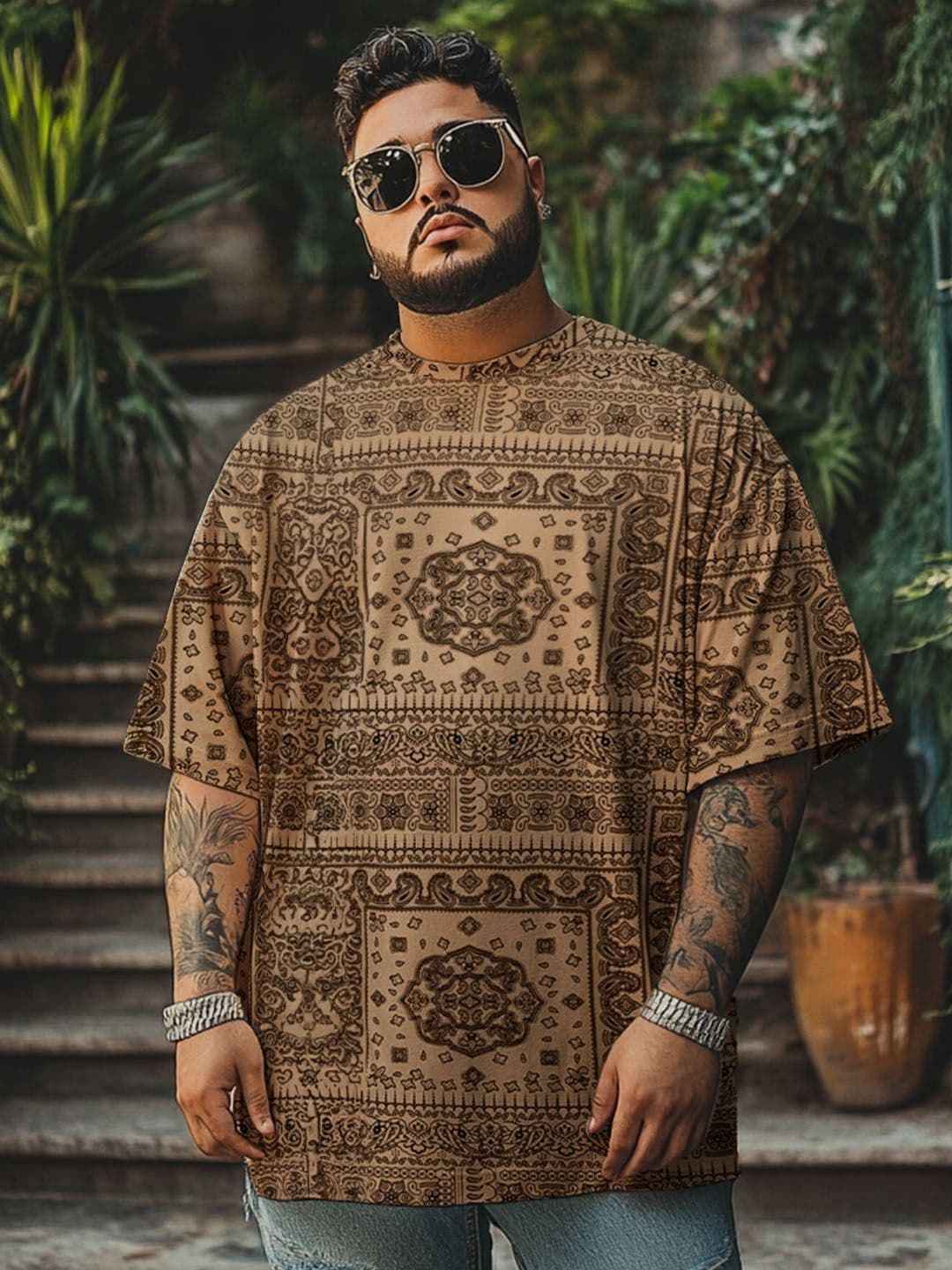 VEIRDO Men Plus Size Paisley Printed Oversized T-shirt - view 1